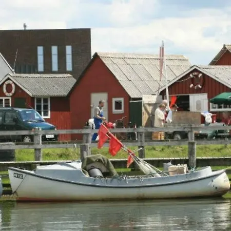 Willa Hyggeligt Lille Lige Mellem Havnen Og Bytorv Ringkøbing