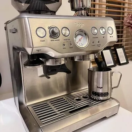 Willa Hyggeligt Lille Lige Mellem Havnen Og Bytorv