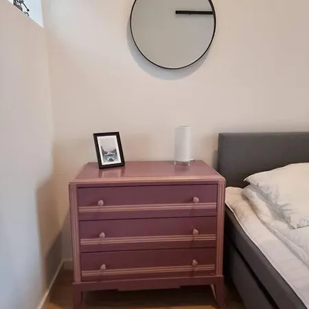 Willa Hyggeligt Lille Lige Mellem Havnen Og Bytorv